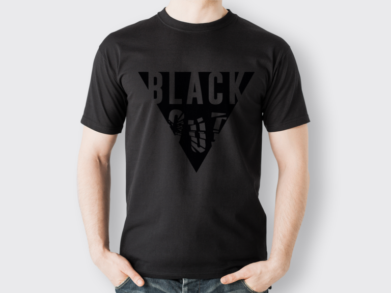 T-shirt Black Out